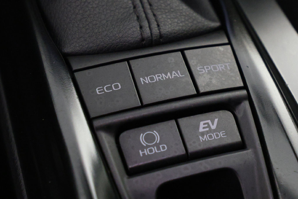 Used 2025 Toyota Camry SE w/ Convenience Package FWD image 25