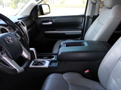Used 2014 Toyota Tundra SR5 w/ SR5 Upgrade Package AWD/4WD image 9