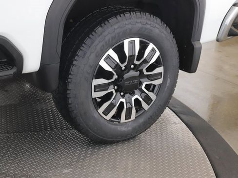 Used 2021 GMC Sierra 2500 SLE w/ SLE Value Package; image 14