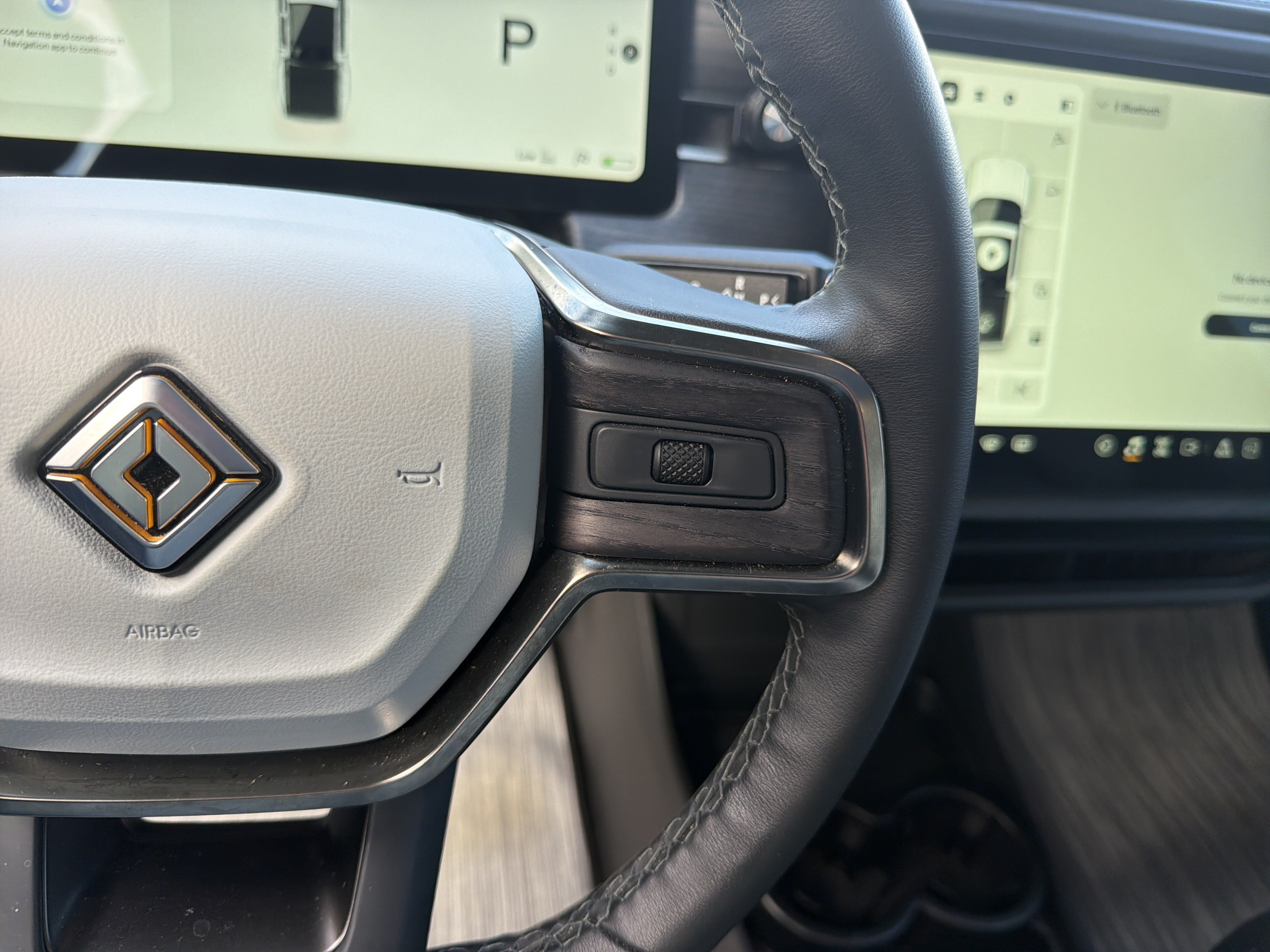 Used 2023 Rivian R1T Adventure Dual AWD/4WD image 20