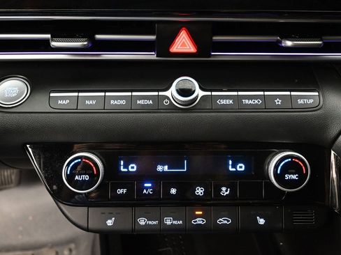 Used 2023 Hyundai Elantra Limited image 18