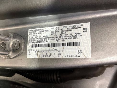Used 2022 Ford Escape Titanium AWD/4WD image 32