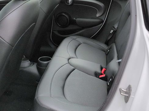 Certified 2024 MINI Cooper 4-Door Hardtop FWD image 21