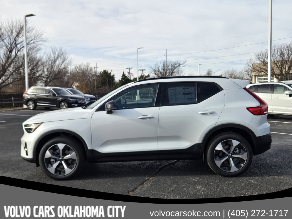 Used 2026 Volvo XC40 B5 Plus w/ Protection Package Premier AWD/4WD image 4