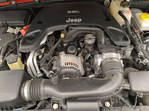 Used 2018 Jeep Wrangler Unlimited Sport image 30