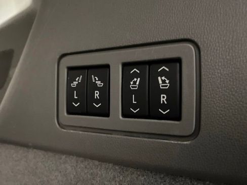 Used 2025 Cadillac XT6 Premium Luxury w/ Technology Package FWD image 37