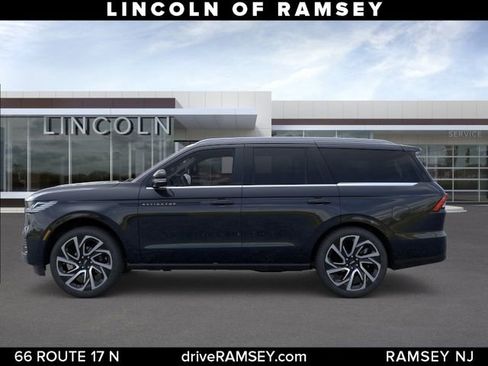 New 2026 Lincoln Navigator Black Label AWD/4WD image 3
