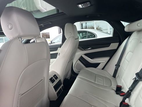 Used 2024 Jaguar XF R-Dynamic SE RWD image 24