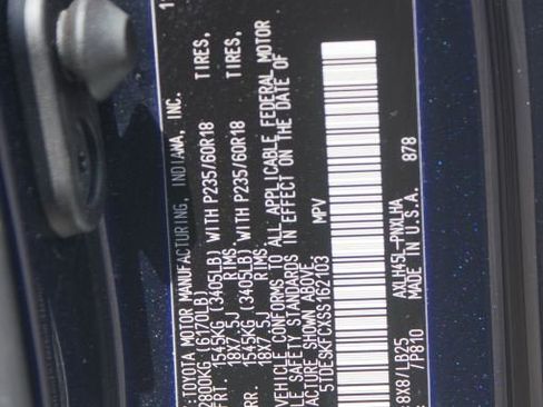 Used 2025 Toyota Sienna Platinum AWD/4WD image 27