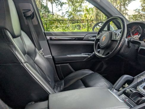 Used 2014 Porsche Cayenne AWD/4WD image 10