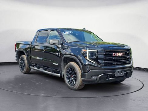 Used 2024 GMC Sierra 1500 Elevation AWD/4WD image 2
