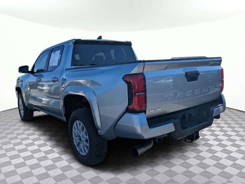 Used 2024 Toyota Tacoma SR5 AWD/4WD image 5
