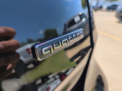 Certified 2025 Audi Q3 2.0T Premium Plus w/ Premium Plus Package AWD/4WD image 38