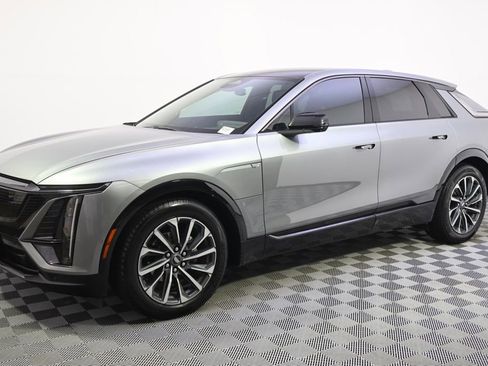 Used 2024 Cadillac Lyriq Sport AWD/4WD image 2