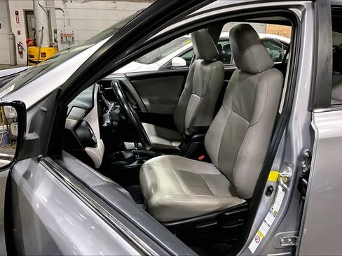 Used 2016 Toyota RAV4 XLE image 8