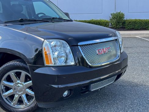 Used 2013 GMC Yukon XL Denali AWD/4WD image 8