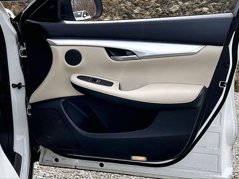 Used 2019 INFINITI QX50 Luxe w/ Navigation Package image 21