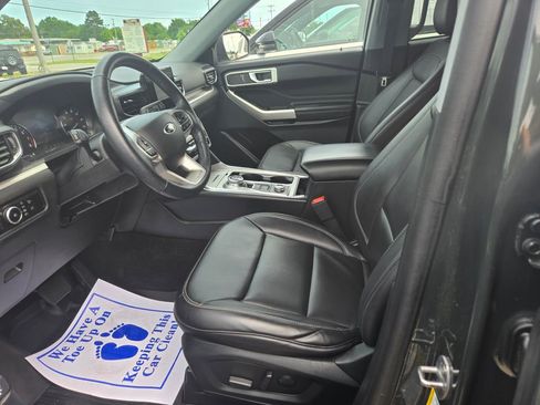 Used 2023 Ford Explorer XLT w/ Equipment Group 202A AWD/4WD image 7