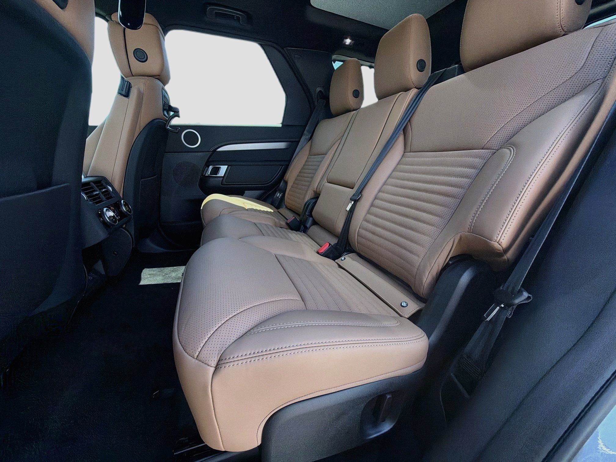 New 2026 Land Rover Discovery Limited Edition AWD/4WD image 22