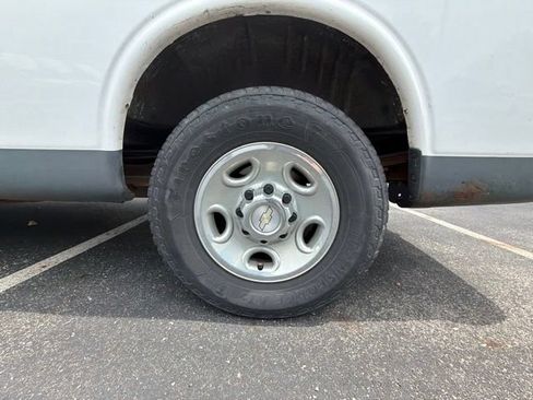 Used 2013 Chevrolet Express 3500 Extended RWD image 12