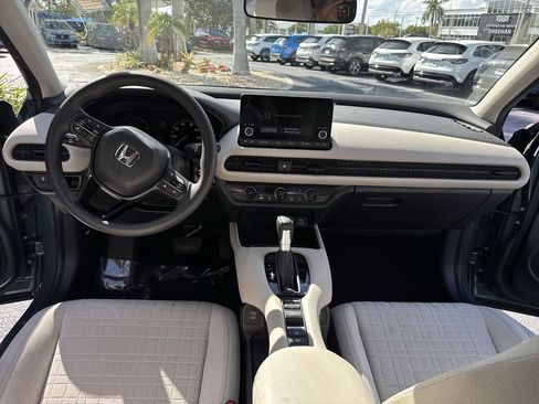 Used 2024 Honda HR-V LX image 32