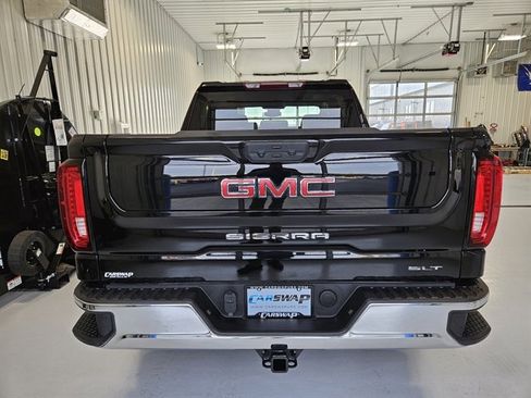 Used 2024 GMC Sierra 1500 SLT image 4
