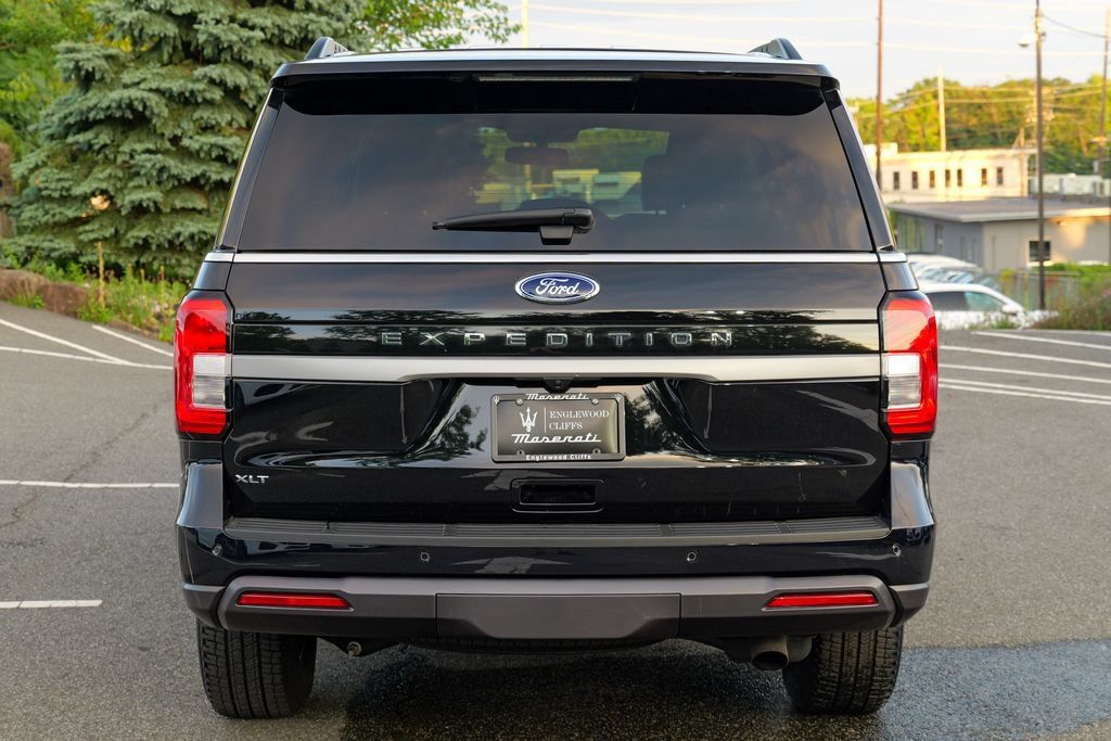 Used 2023 Ford Expedition XLT AWD/4WD image 6