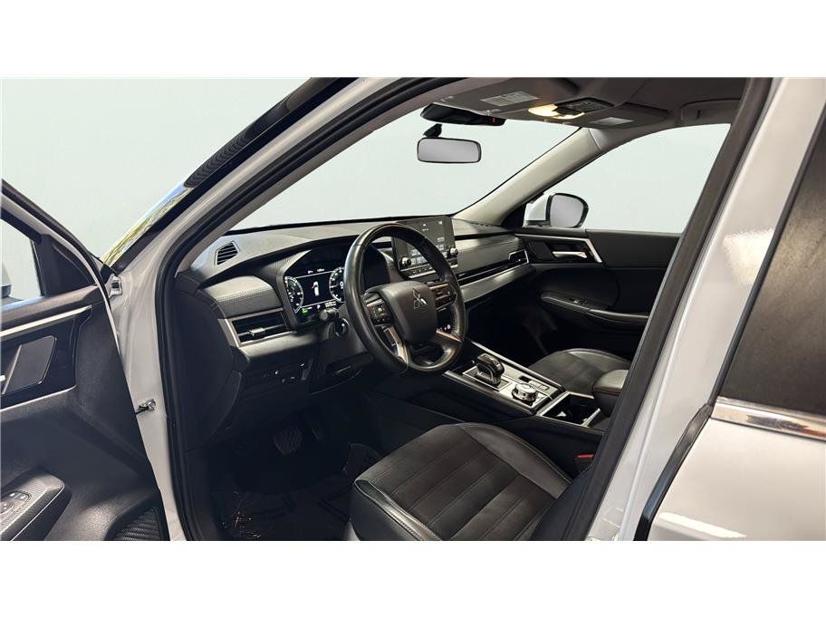 Used 2024 Mitsubishi Outlander Ralliart AWD/4WD image 9