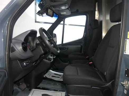 Used 2019 Mercedes-Benz Sprinter 144 image 21