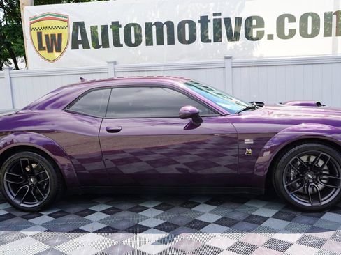 Used 2021 Dodge Challenger R/T Scat Pack RWD image 5