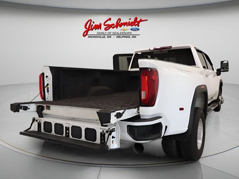Used 2023 GMC Sierra 3500 Denali w/ Denali Ultimate Package AWD/4WD image 32