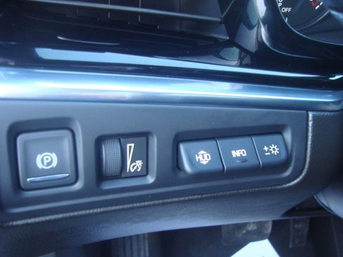 Used 2023 Cadillac XT6 Premium Luxury w/ Technology Package image 12