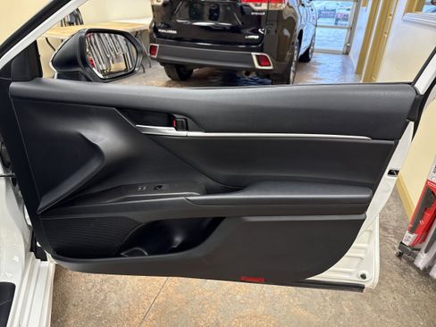 Used 2023 Toyota Camry SE w/ Convenience Package image 14