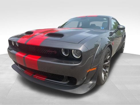 Used 2022 Dodge Challenger SRT Hellcat RWD image 3