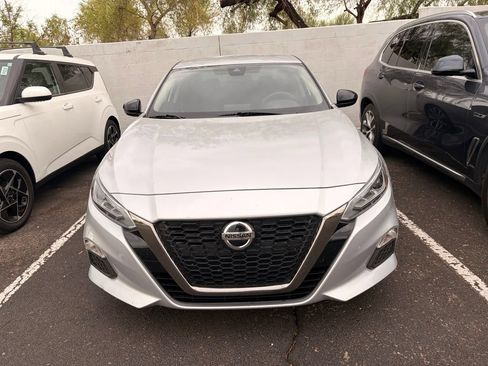 Used 2020 Nissan Altima 2.5 SR FWD image 3