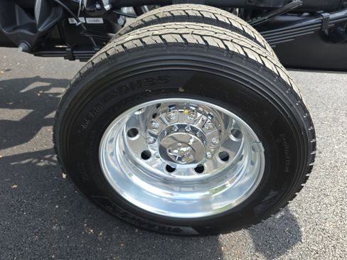 New 2026 RAM 5500 4x4 Regular Cab image 33