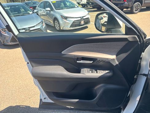 New 2026 Toyota Grand Highlander AWD Hybrid image 32