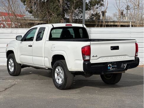 Used 2021 Toyota Tacoma SR image 3