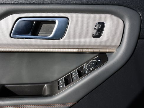 Certified 2025 Ford Explorer Active image 38