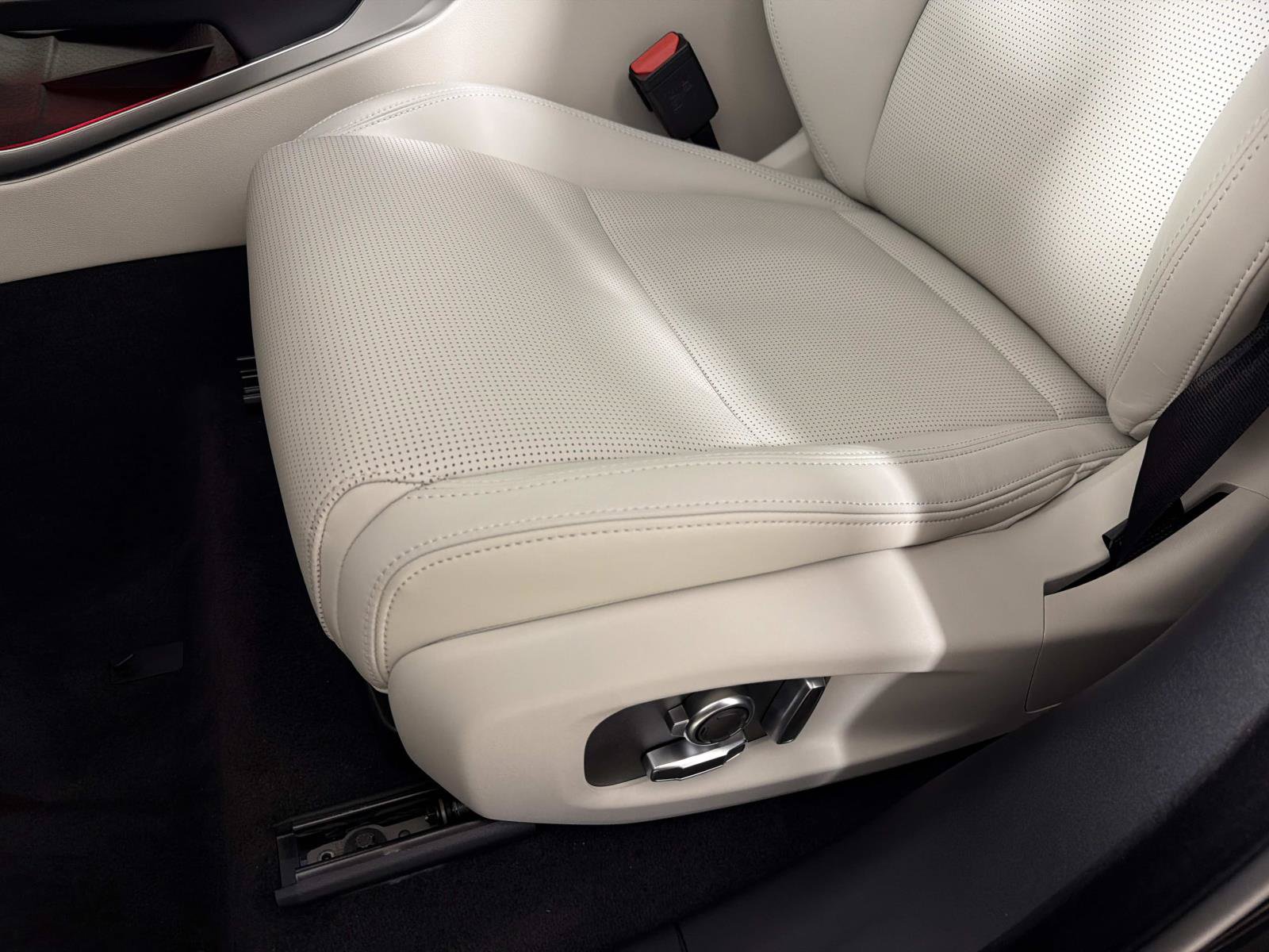 New 2026 Jaguar F-PACE R-Dynamic S AWD/4WD image 17