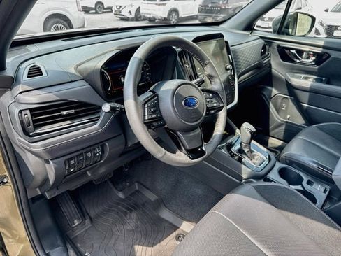 Used 2025 Subaru Forester Touring AWD/4WD image 9