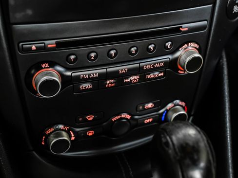 Used 2013 Nissan 370Z Touring image 27