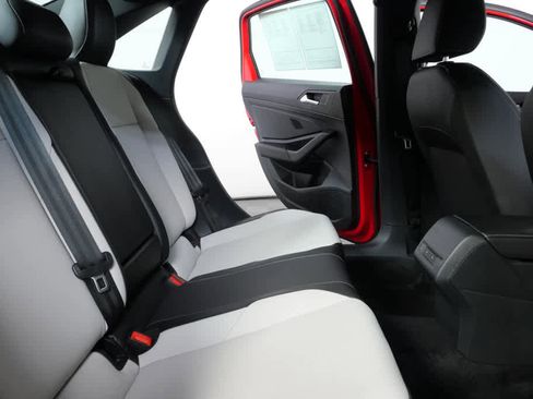 Certified 2021 Volkswagen Jetta R-Line image 22