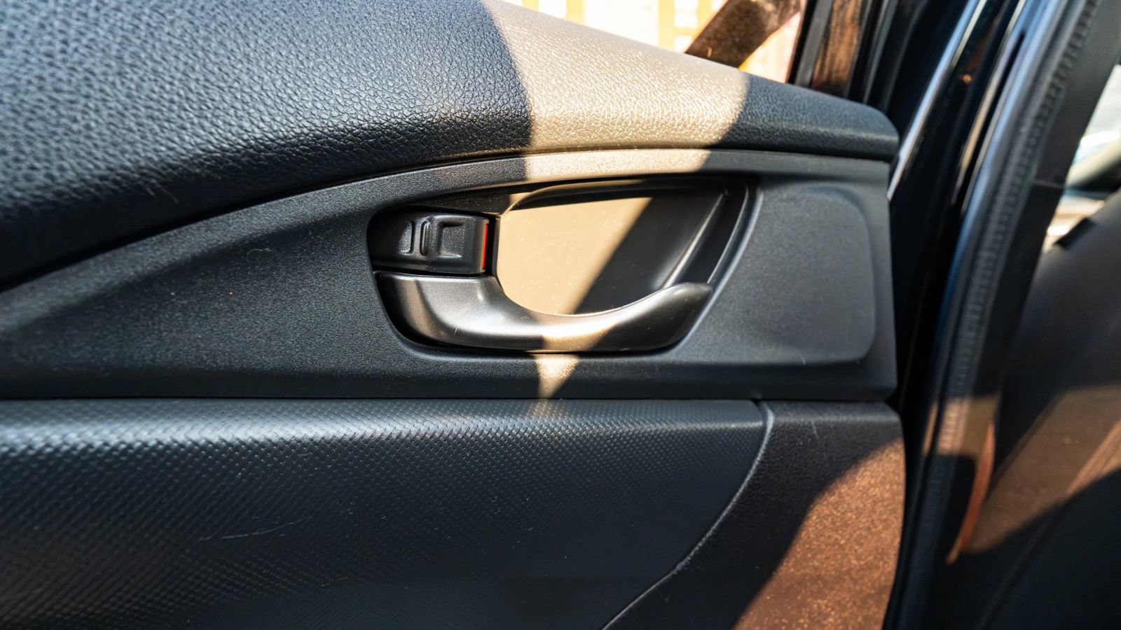 Used 2018 Honda Civic Sport image 29