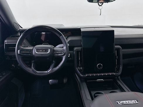 Used 2025 GMC Yukon AT4 Ultimate AWD/4WD image 24