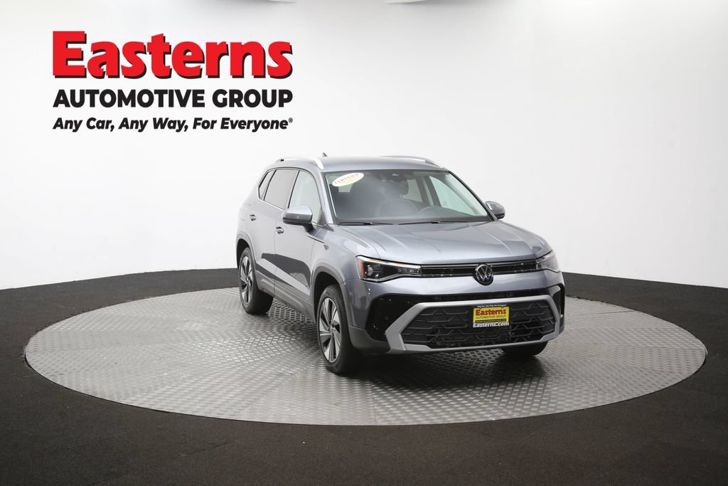 Used 2025 Volkswagen Taos SE AWD/4WD image 50