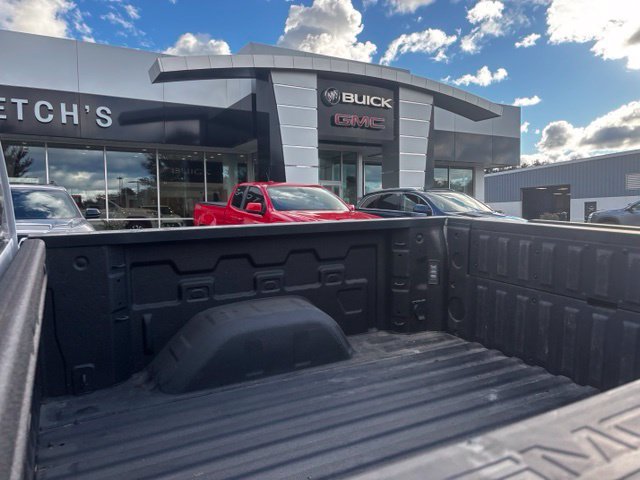 Used 2023 GMC Sierra 1500 SLT AWD/4WD image 9