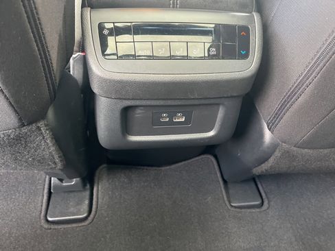 Used 2023 Nissan Pathfinder SV w/ SV Premium Package image 16