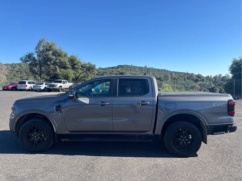 Used 2025 Ford Ranger Lariat w/ FX4 Off-Road Package image 8