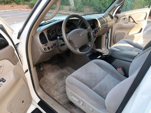 Used 2006 Toyota Sequoia SR5 image 11